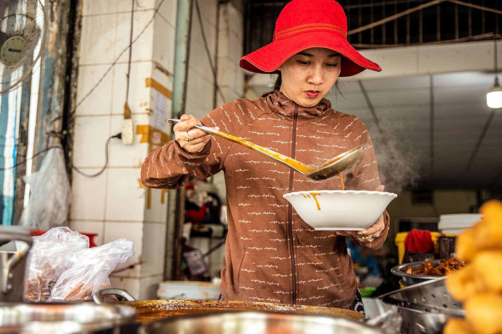 Con gái quyết nối nghiệp hàng cà ri vịt 30 năm của mẹ vì muốn giữ đúng hương vị đặc trưng chỉ Bạc Liêu mới có - Ảnh 6.
