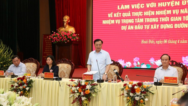 Bí thư Thành ủy Hà Nội: Hoài Đức cần coi dịch vụ, du lịch là những lĩnh vực phát triển cốt lõi - Ảnh 1.