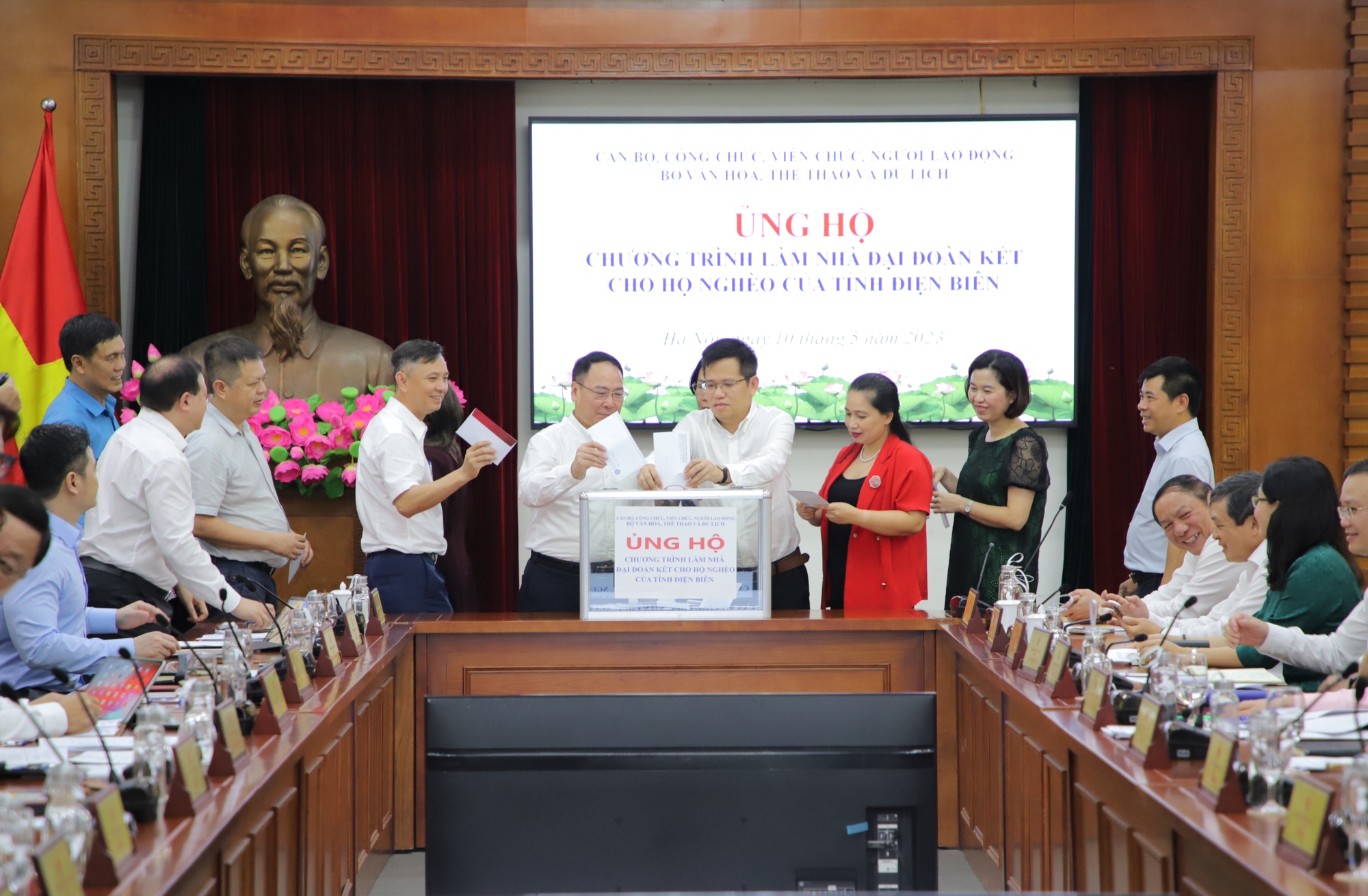 Bộ VHTTDL ủng hộ Chương trình xây nhà đại đoàn kết cho hộ nghèo của tỉnh Điện Biên - Ảnh 6.
