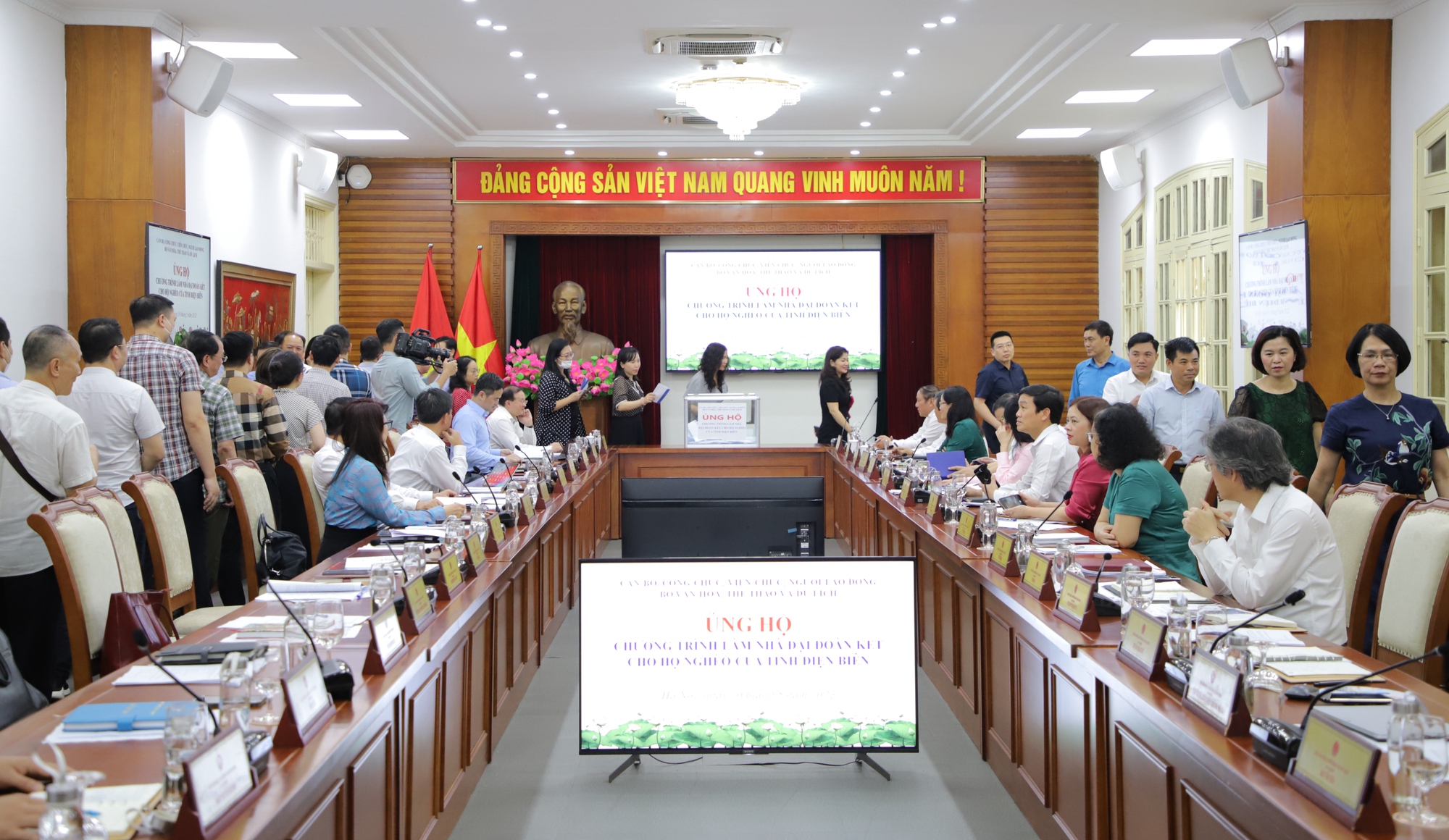 Bộ VHTTDL ủng hộ Chương trình xây nhà đại đoàn kết cho hộ nghèo của tỉnh Điện Biên - Ảnh 9.