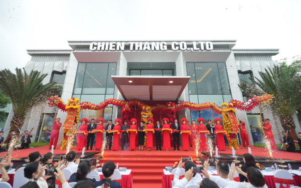 Nhôm Chiến Thắng khai trương showroom trưng bày sản phẩm tiêu chuẩn quốc tế tại Bắc Ninh - Ảnh 1.