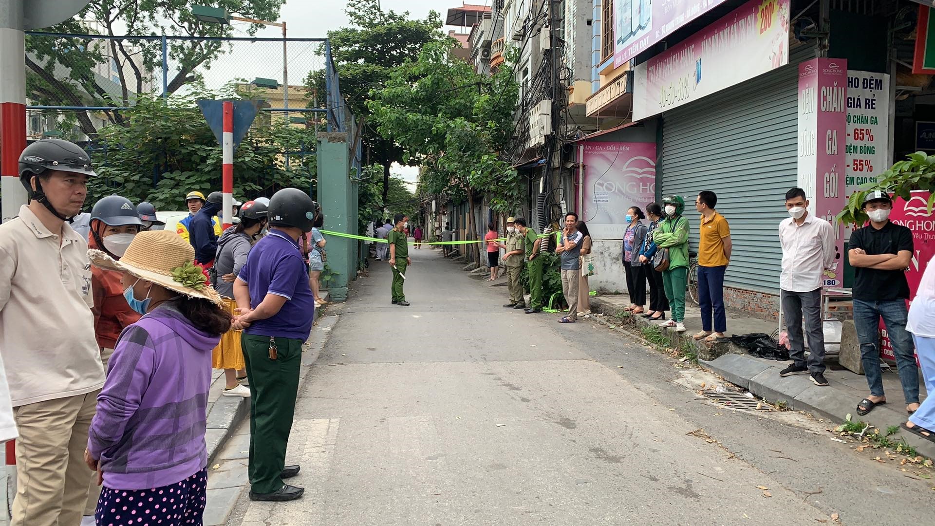 Hà Nội: Xót xa đám cháy trong ngôi nhà làm 3 cháu bé nhân tử vong - Ảnh 1.