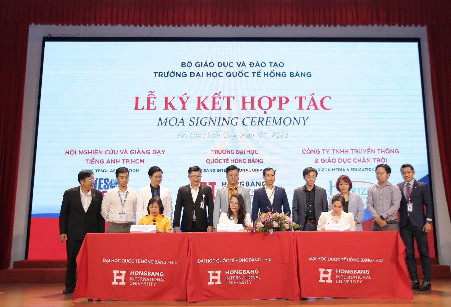 Tân sinh viên HIU sẽ được tặng khóa học IELTS chuẩn đầu ra - Ảnh 1.