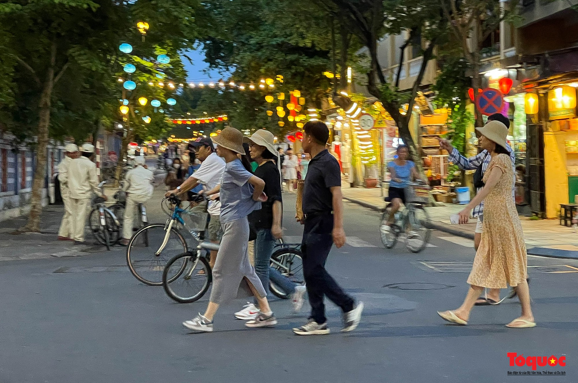 Hội An khai trương &quot;Phố dành cho người đi bộ và xe không động cơ” tại tuyến đường Phan Châu Trinh - Ảnh 13.