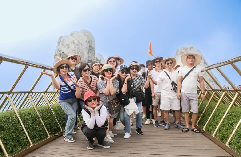 Why South Korean, Thai tourists love Sun World Ba Na Hills - Ảnh 2. Why South Korean, Thai tourists love Sun World Ba Na Hills - Ảnh 2.