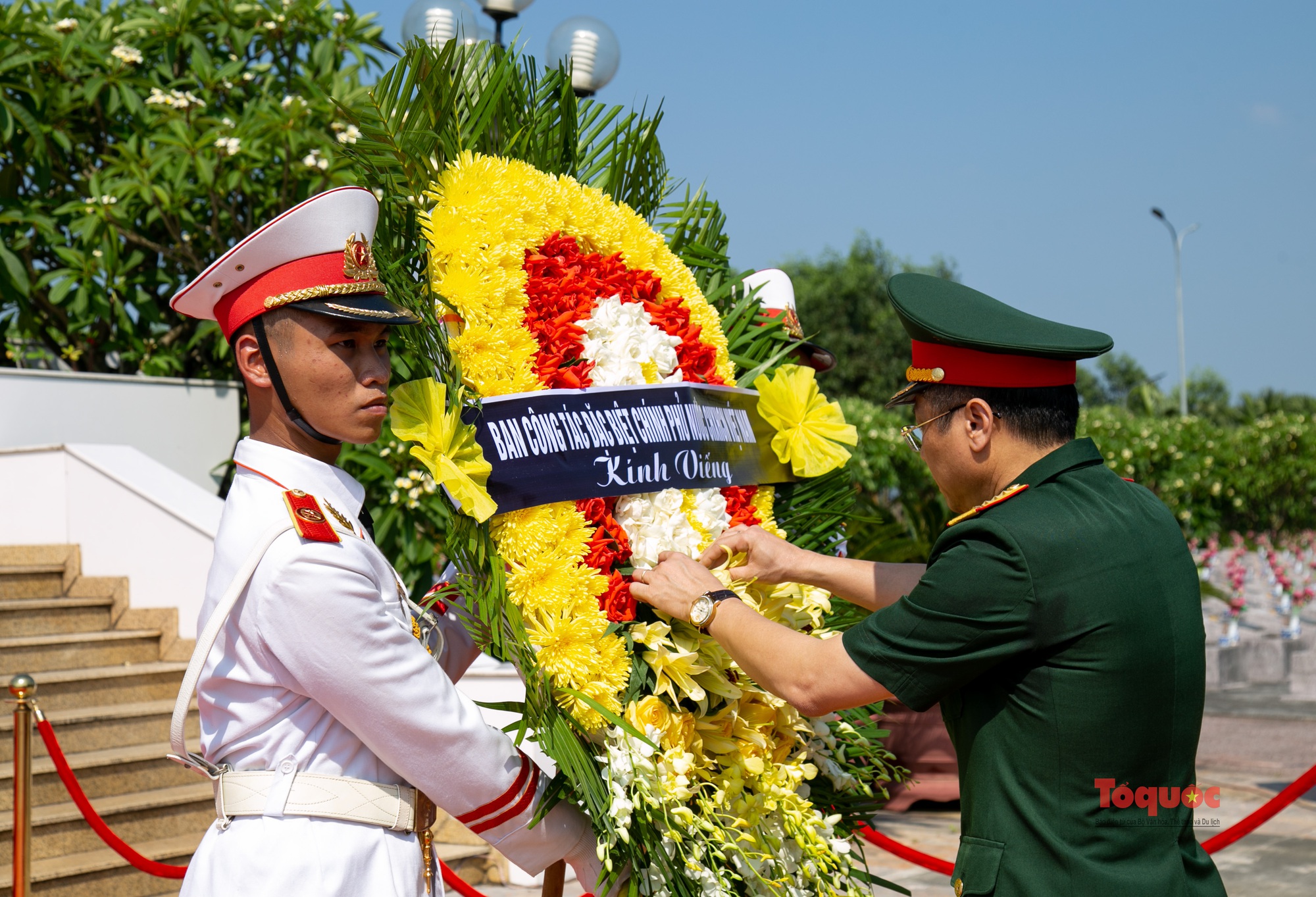 Đón các anh hùng liệt sĩ trở về đất mẹ Quảng Bình - Ảnh 11.