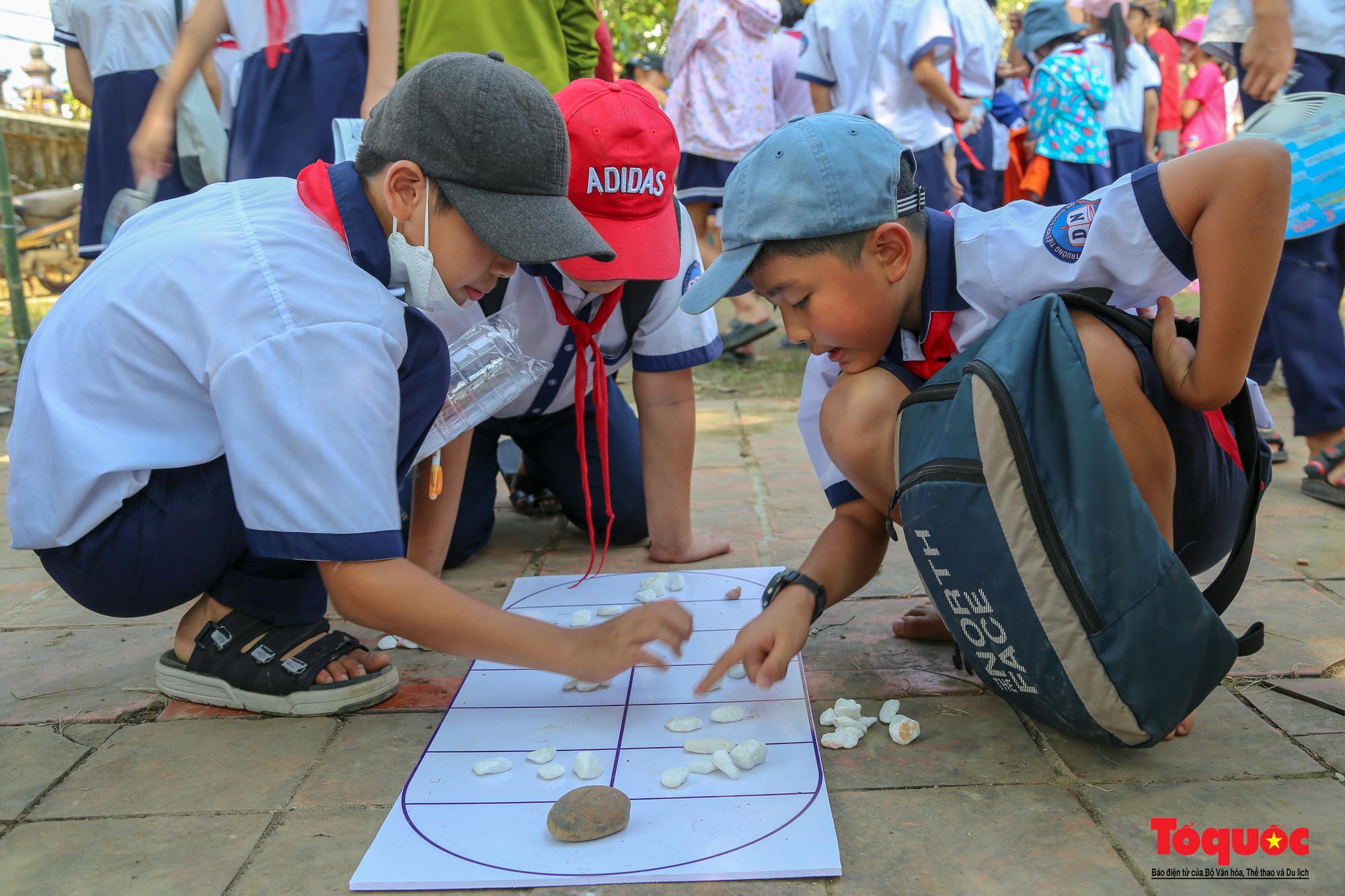 Người dân, du khách trải nghiệm nhiều hoạt động ý nghĩa tại Lễ hội làng Dương Nỗ - Ảnh 15.