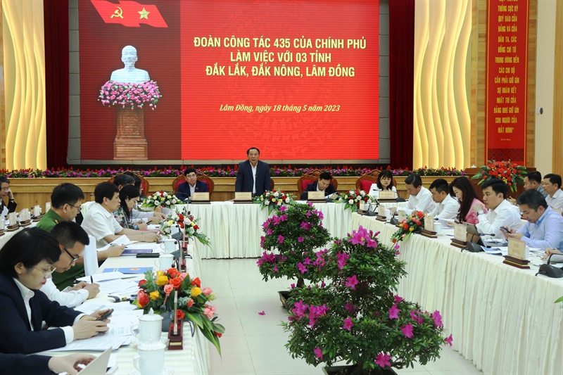 Bộ trưởng Nguyễn Văn Hùng dẫn đầu đoàn công tác Chính phủ làm việc với ba tỉnh Tây Nguyên - Ảnh 1.