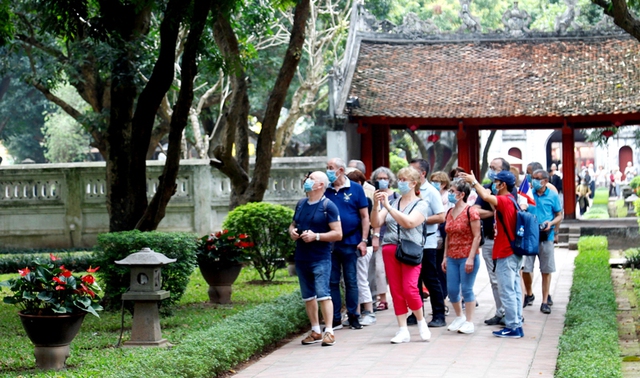 Hà Nội tăng cường phòng, chống dịch bệnh cho du khách - Ảnh 1. Hà Nội tăng cường phòng, chống dịch bệnh cho du khách - Ảnh 1.