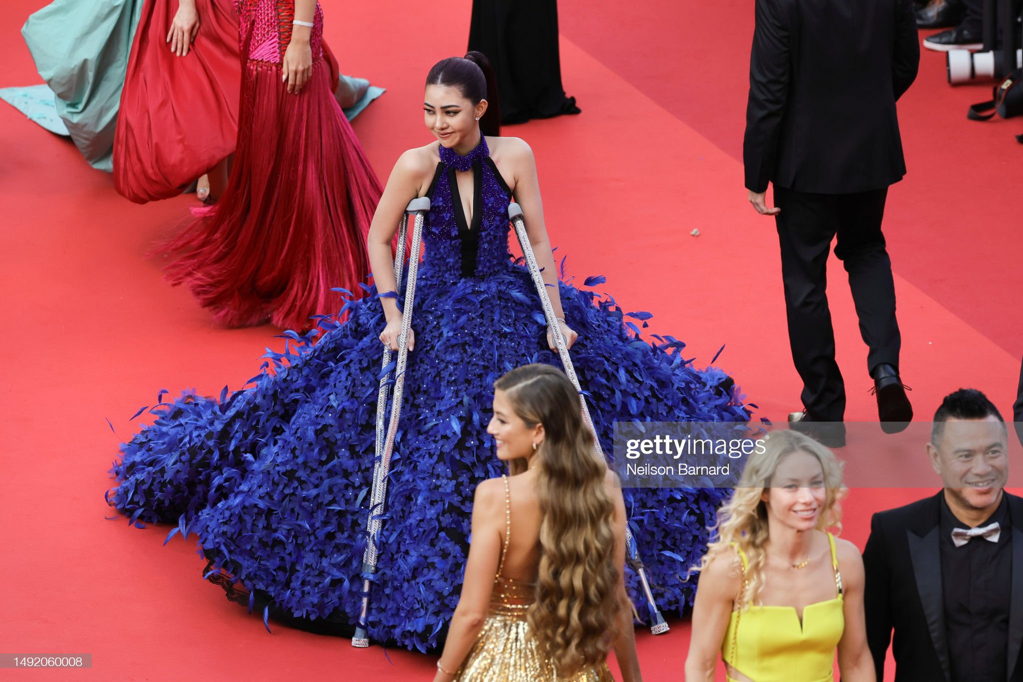 Thảm đỏ Cannes 2023 ngày 6: Jennifer Lawrence - Gigi Hadid đẹp choáng ngợp, Irina Shayk hở bạo lấn át dàn sao - Ảnh 19.