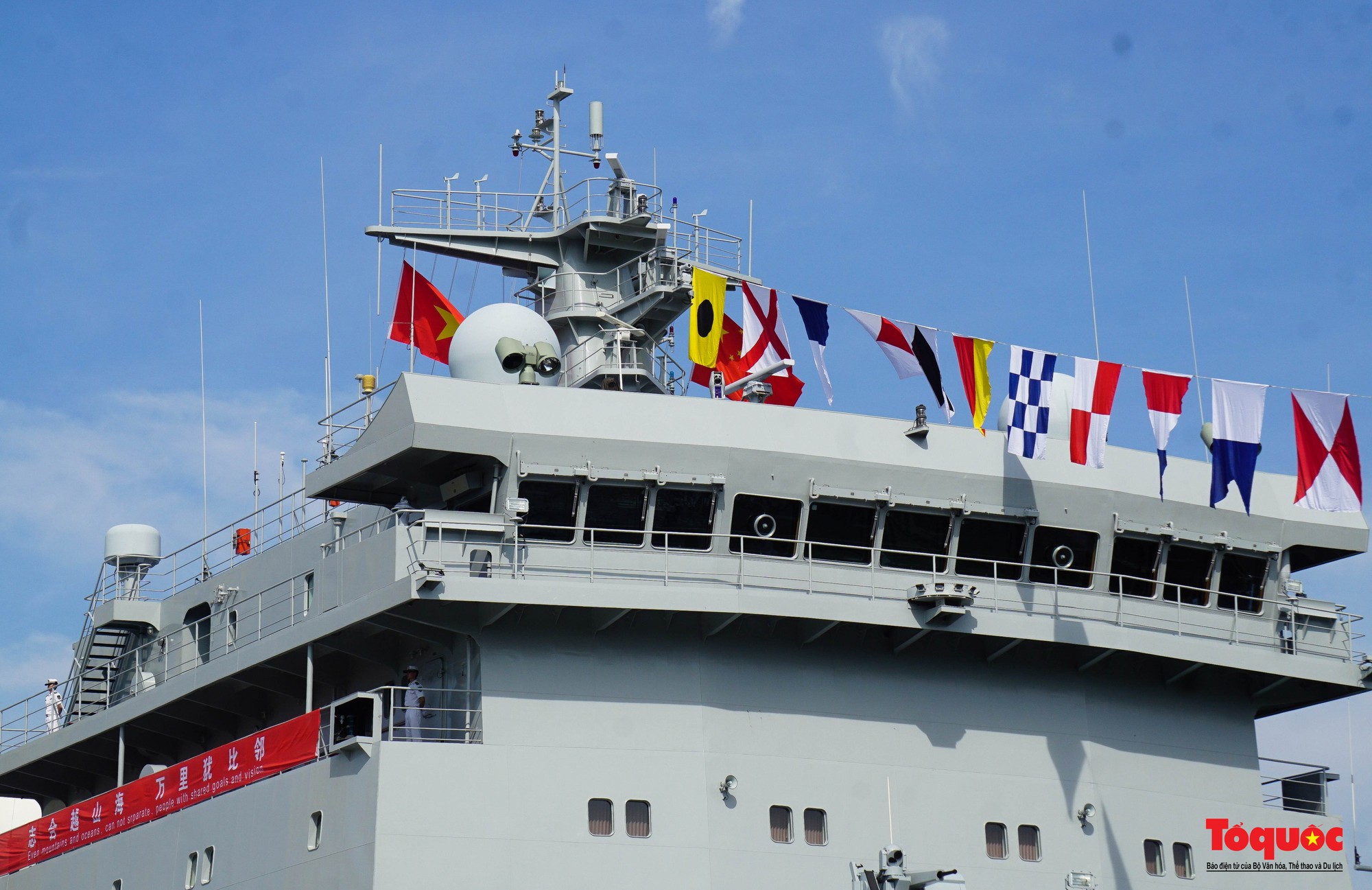 Hình ảnh tàu huấn luyện Hải quân Trung Quốc cập cảng Tiên Sa thăm TP Đà Nẵng - Ảnh 10.