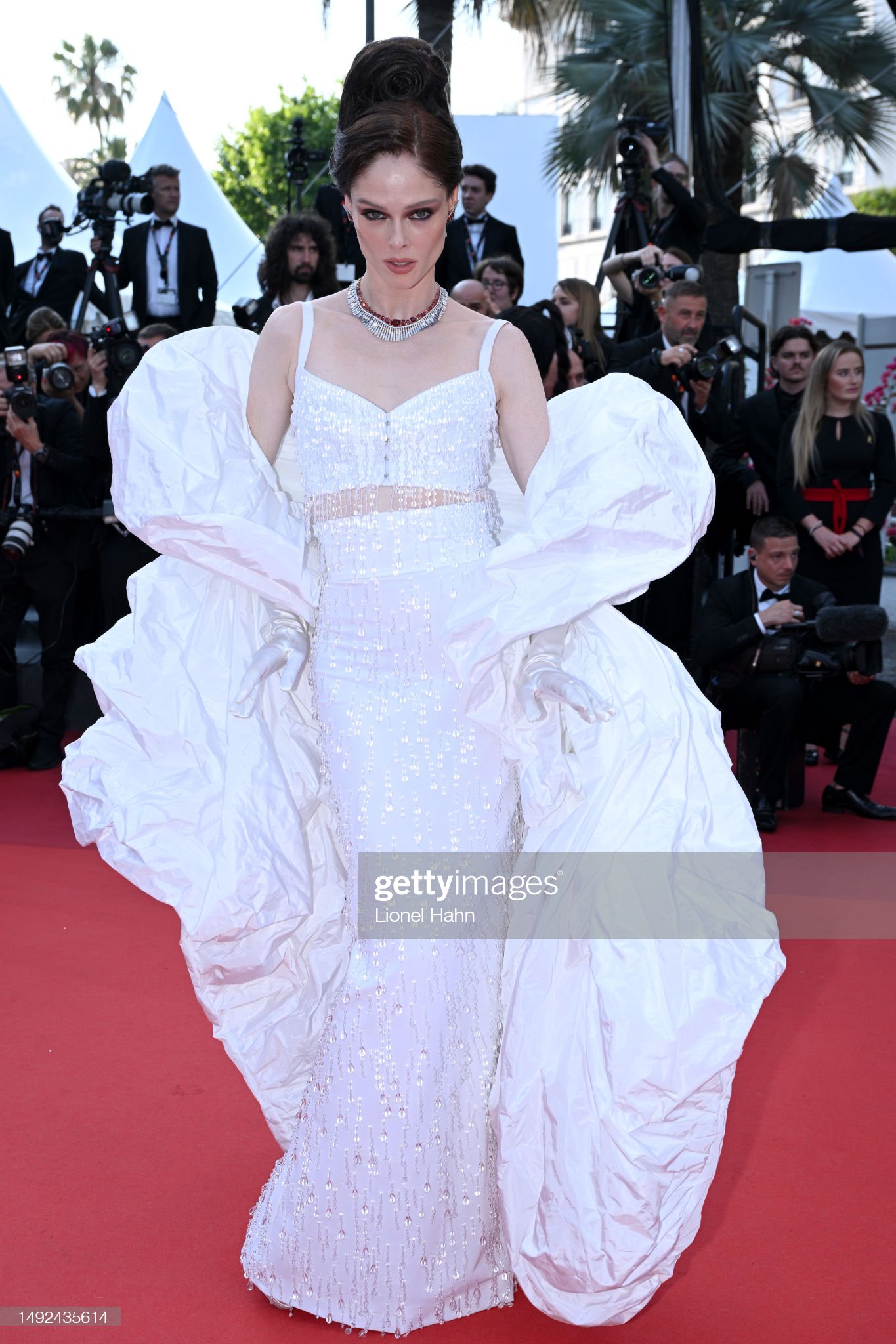 Thảm đỏ Cannes 2023 ngày 7: Jennie lấn át con gái Johnny Depp, &quot;thiên thần&quot; Rosie Huntington-Whiteley dẫn đầu đoàn sao - Ảnh 17.