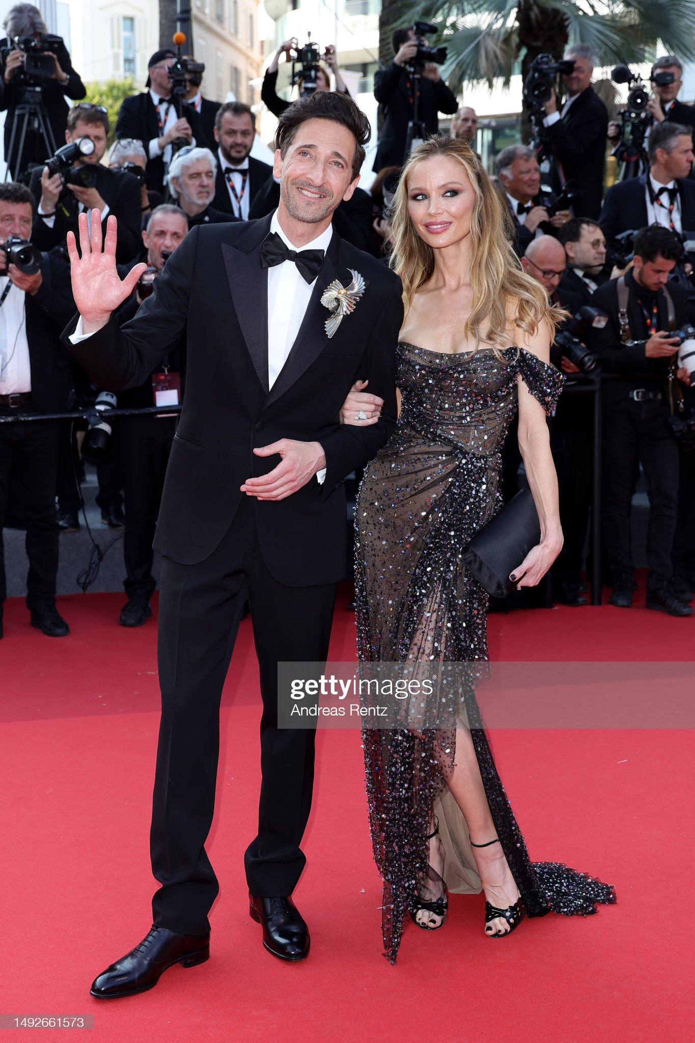 Thảm đỏ Cannes 2023 ngày 8: Phạm Băng Băng xuất hiện cùng mẹ tỷ phú Elon Musk, Scarlett Johansson và chồng ôm nhau tình tứ - Ảnh 10.