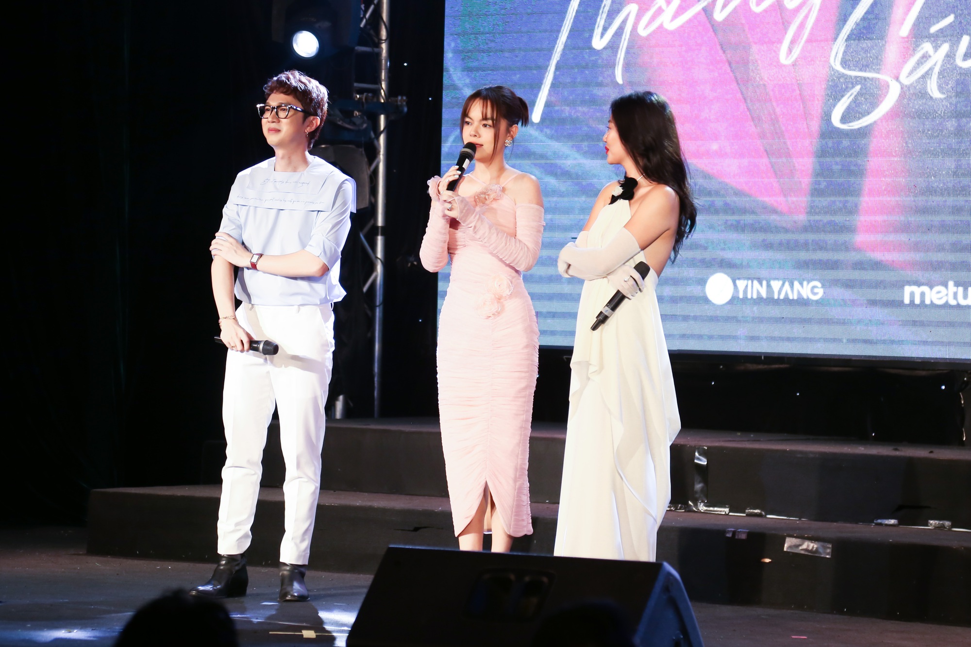 Văn Mai Hương ra MV mới, Hoa hậu Tiểu Vy trổ tài hát lại ngay tại sự kiện - Ảnh 3.