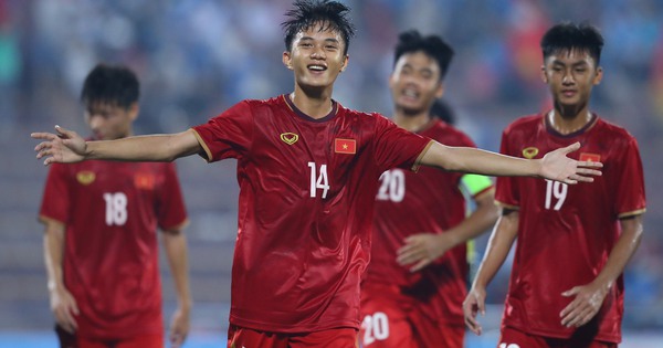 Thi đấu xuất sắc, tuyển trẻ Việt Nam “đè bẹp” đội bóng của Nhật Bản - Ảnh 1.