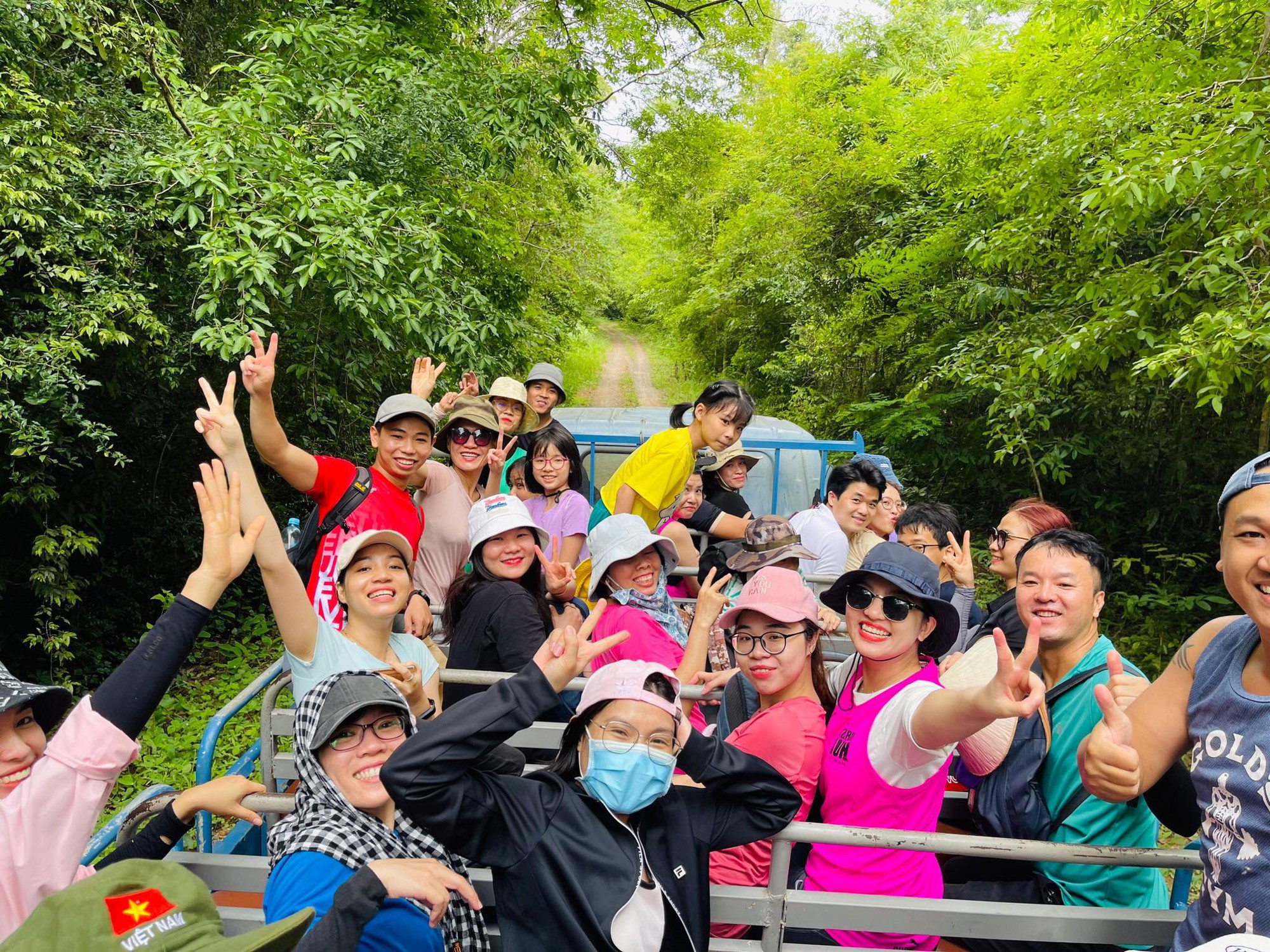 Vườn quốc gia Nam Cát Tiên đang xuất hiện cảnh quan gì mà người TP.HCM kéo nhau đi thăm? - 4