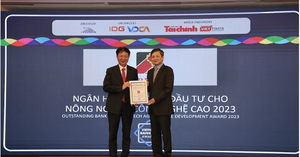 Agribank đạt 3 giải thưởng Ngân hàng Việt Nam tiêu biểu năm 2022 - Ảnh 1.