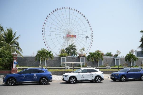 Dàn xe điện VinFast rực rỡ sắc màu khuấy đảo đường phố Đà Nẵng - Ảnh 6.