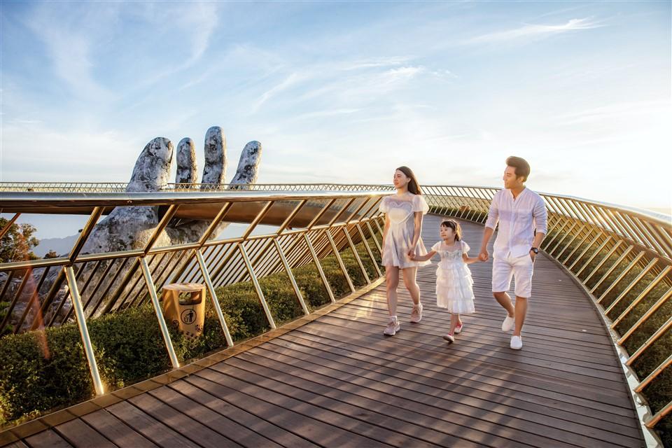 Du khách hào hứng trải nghiệm Sun World Ba Na Hills, Công viên châu Á- Asia Park trong ngày đầu nghỉ lễ - Ảnh 5.