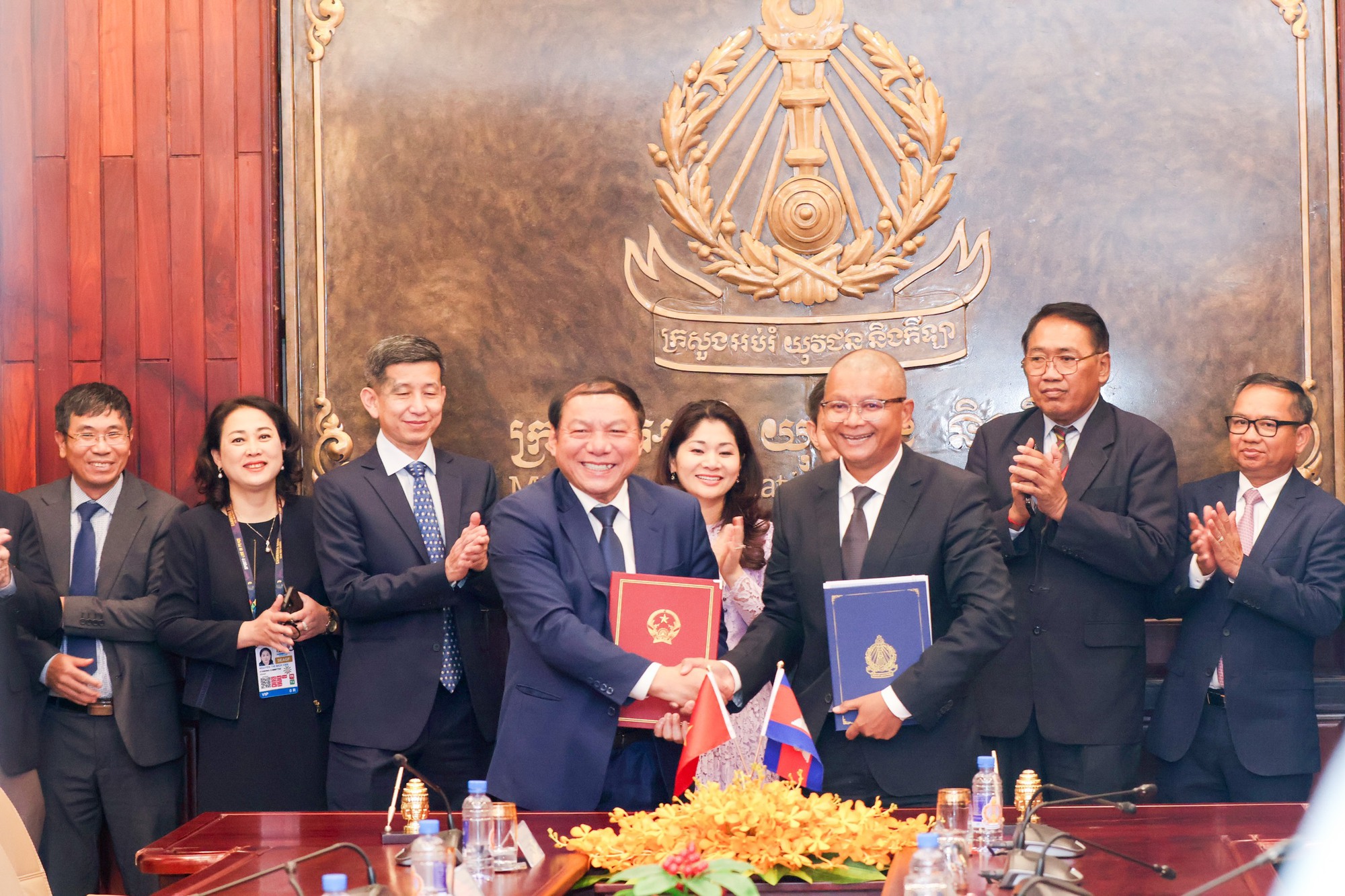 Việt Nam - Campuchia ký kết Thỏa thuận hợp tác thể dục, thể thao - Ảnh 4.