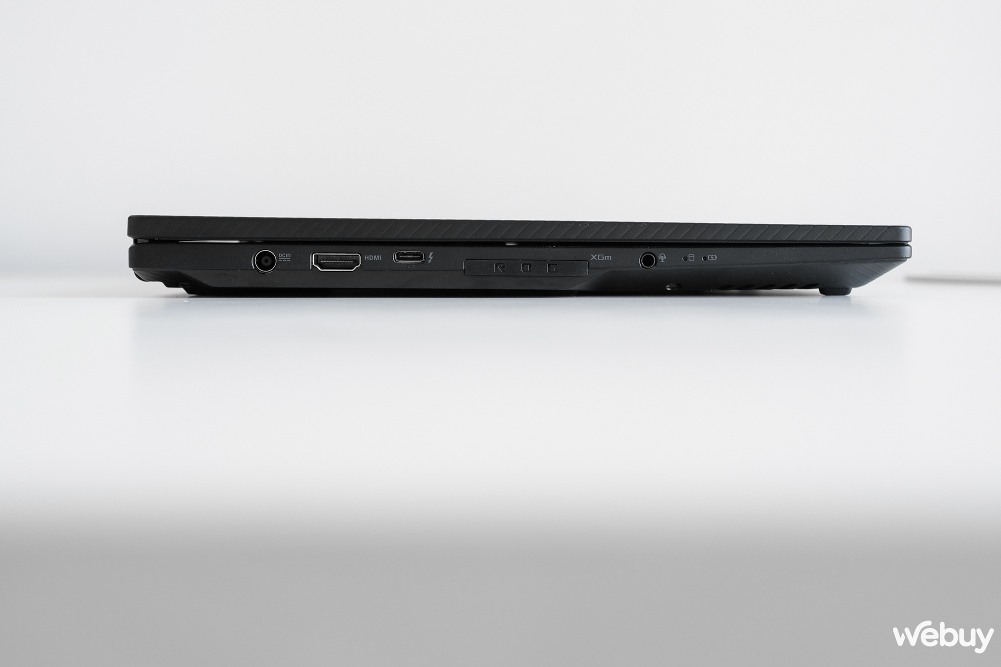 ASUS ROG Flow X16: Laptop gaming màn hình xoay gập, bút cảm ứng, giá 66 triệu
