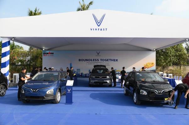 Dàn xe điện hút mọi ánh nhìn tại cuộc thi VinFast IRONMAN 70.3 Việt Nam 2023 - Ảnh 6.