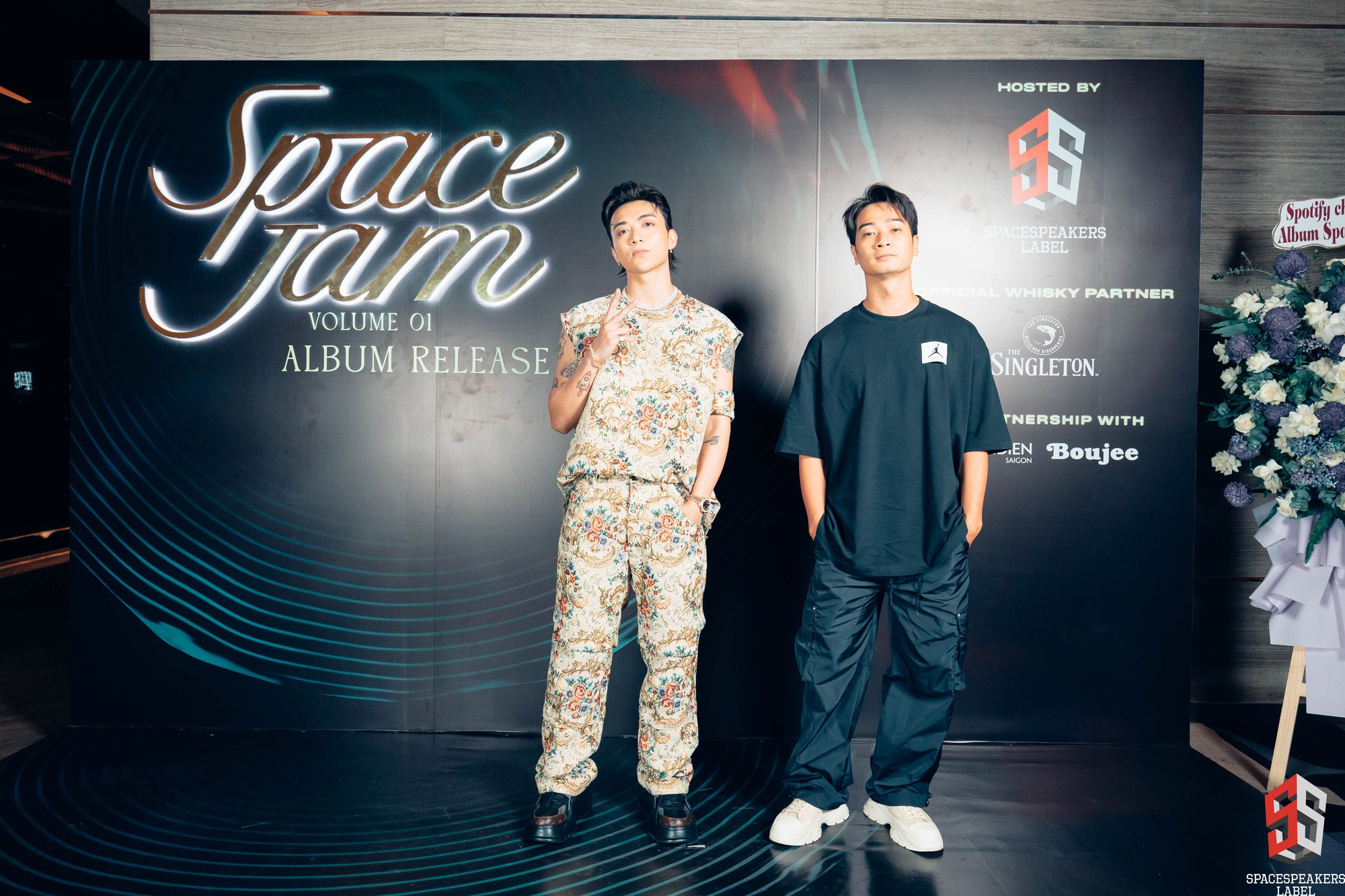 SOOBIN và Kay Trần đọ sắc tại sự kiện của SpaceSpeakers: Ai cũng ngời ngời biết chọn ai? - Ảnh 3. SOOBIN và Kay Trần đọ sắc tại sự kiện của SpaceSpeakers: Ai cũng ngời ngời biết chọn ai? - Ảnh 3.