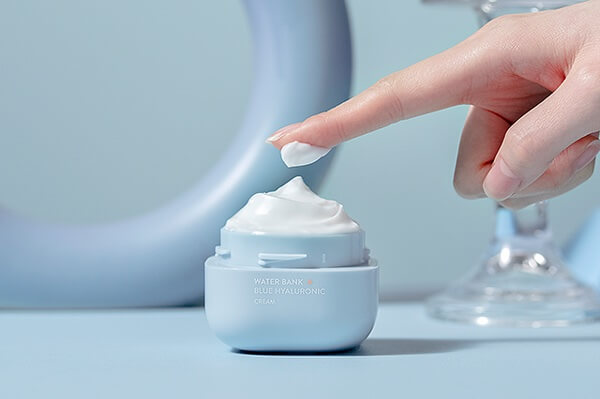 Chăm da theo xu hướng Skinimalism để hạn chế lỗ chân lông bí bách ngày hè - Ảnh 7.