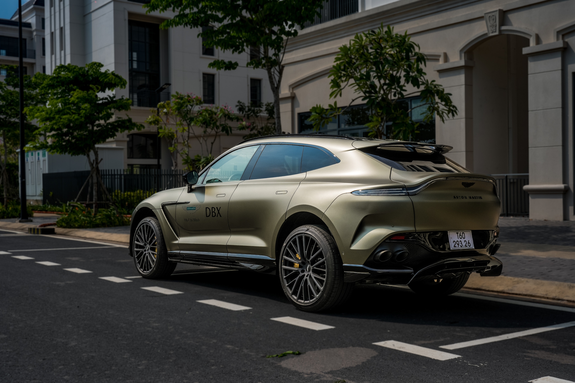 Siêu SUV Aston Martin DBX707 thứ 3 lăn bánh tại Việt Nam, giá gần 22 tỷ đồng - Ảnh 5.