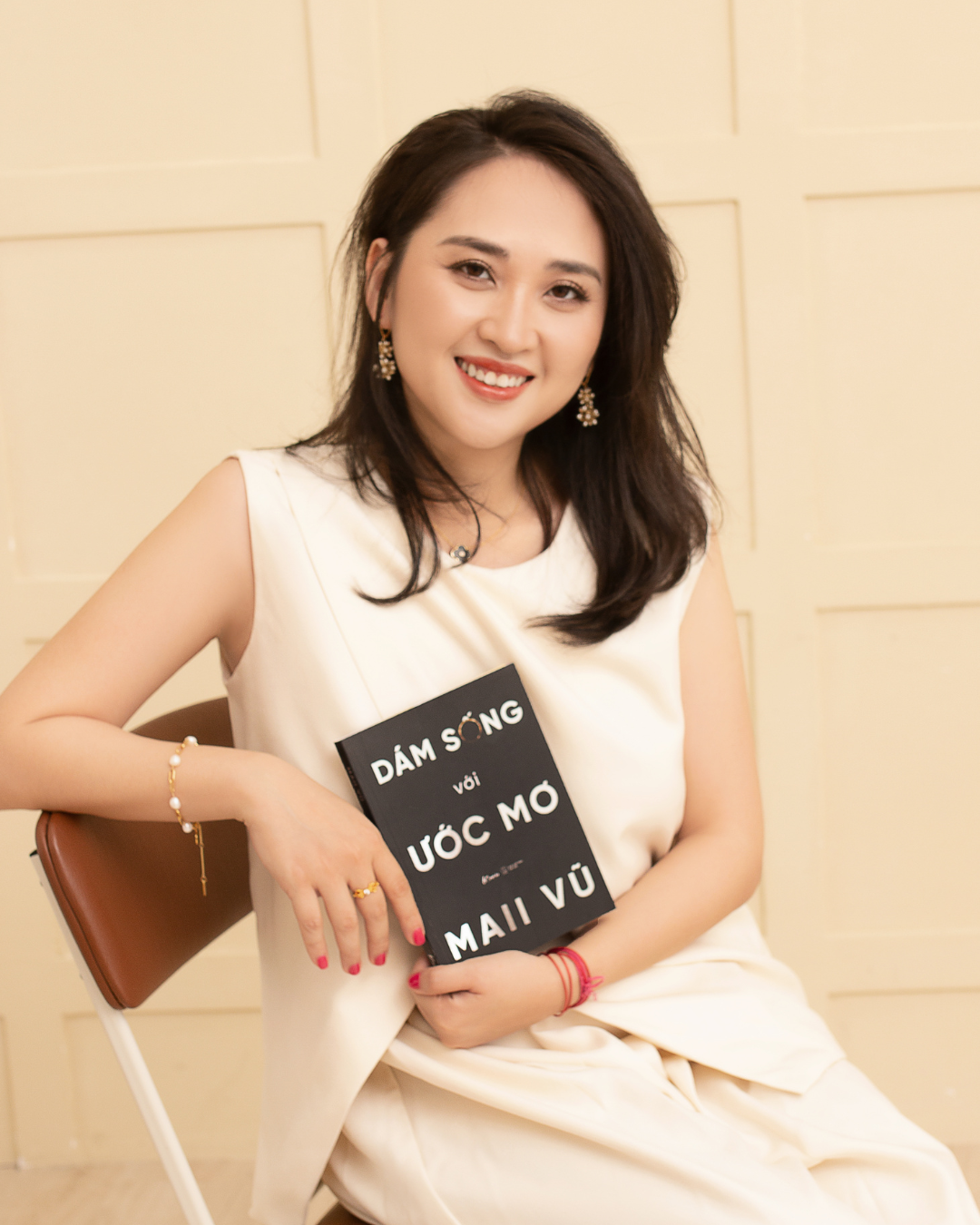 Cô gái 9X Hà Nội ra mắt cuốn sách “Dám sống với ước mơ” - Ảnh 3.