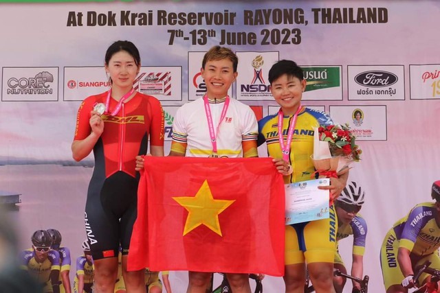 Nguyễn Thị Thật bảo vệ thành công HCV tại giải xe đạp châu Á 2023 - Ảnh 1.
