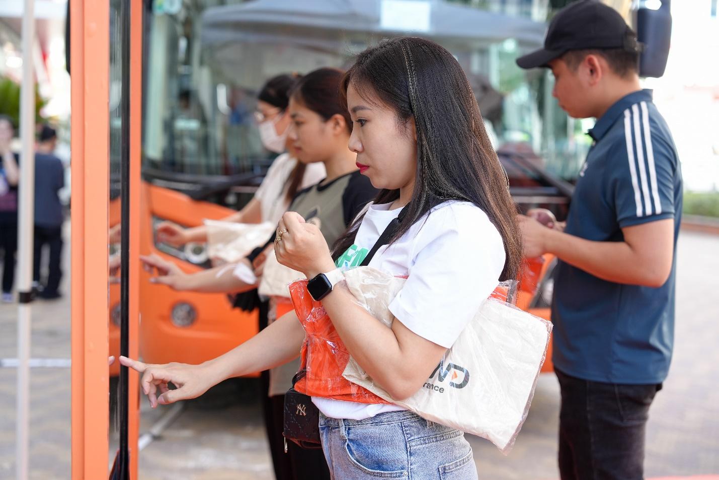 Lam Trường tái xuất trên chuyến xe “Tiến bước sống đầy” tại Nghệ An - Ảnh 6.