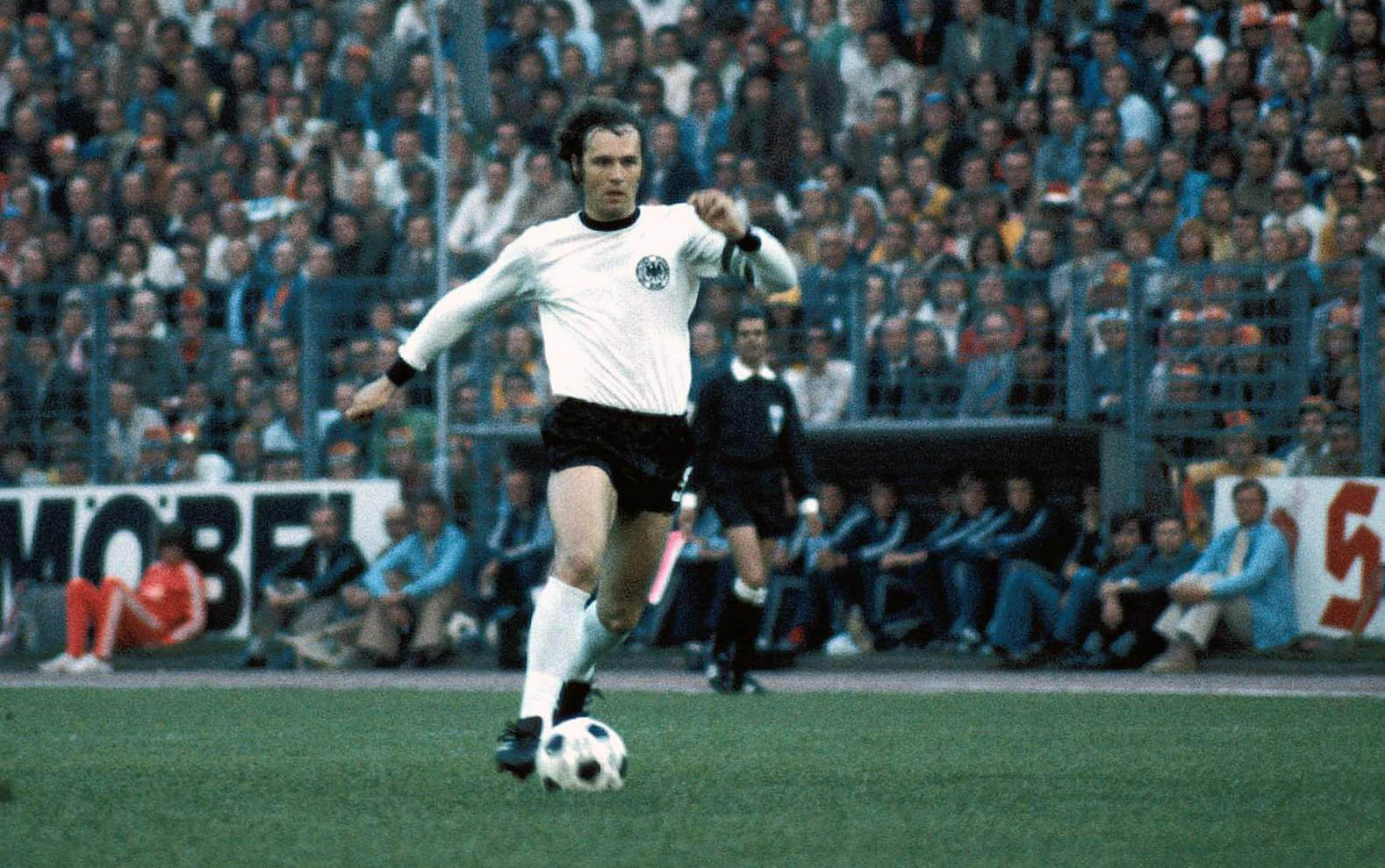 Khám Phá Tiểu Sử Cầu Thủ Franz Beckenbauer - Huyền Thoại Bóng Đá Đức