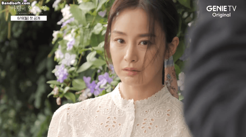 Nhan sắc khó tin của Kim Tae Hee ở hậu trường phim mới - Ảnh 2.