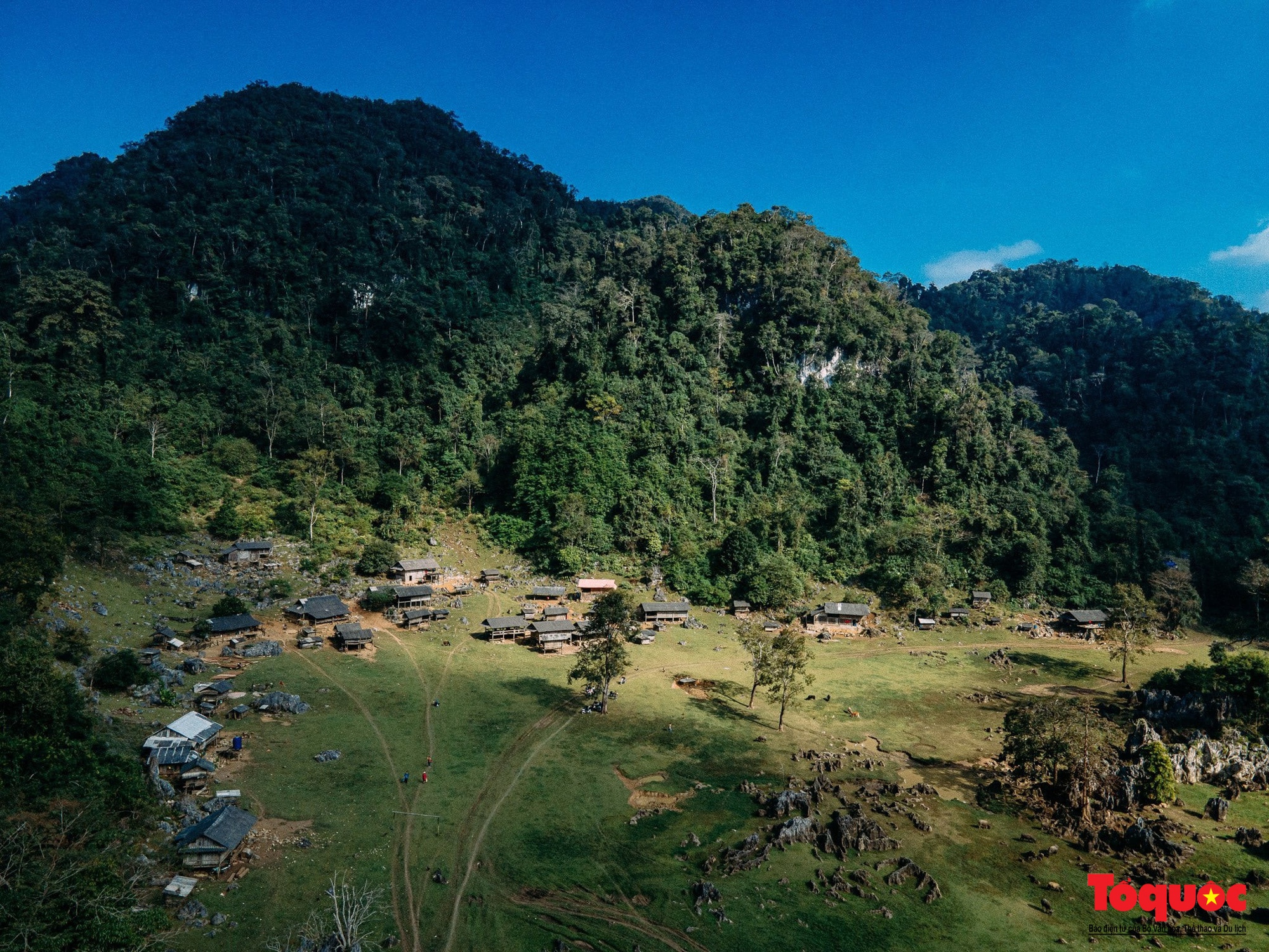 Ngôi làng &quot;3 không&quot; đẹp hoang sơ, yên bình ở Mộc Châu - Ảnh 1.