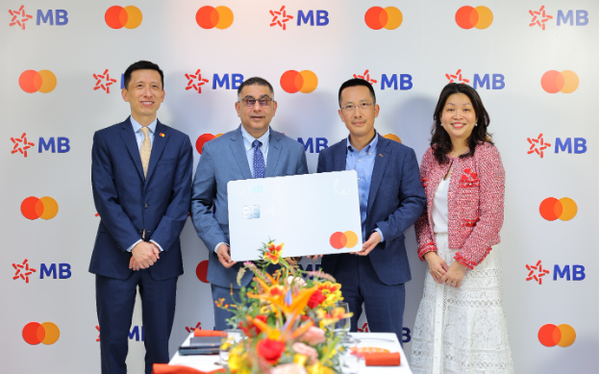 MB và Mastercard công bố hợp tác toàn diện - Ảnh 1.