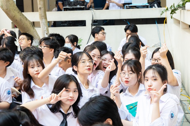 Dàn nữ sinh gây thương nhớ mùa bế giảng năm nay: Vừa xinh vừa duyên dáng bảo sao ai cũng "mê tít"! - Ảnh 7. Dàn nữ sinh gây thương nhớ mùa bế giảng năm nay: Vừa xinh vừa duyên dáng bảo sao ai cũng "mê tít"! - Ảnh 7.