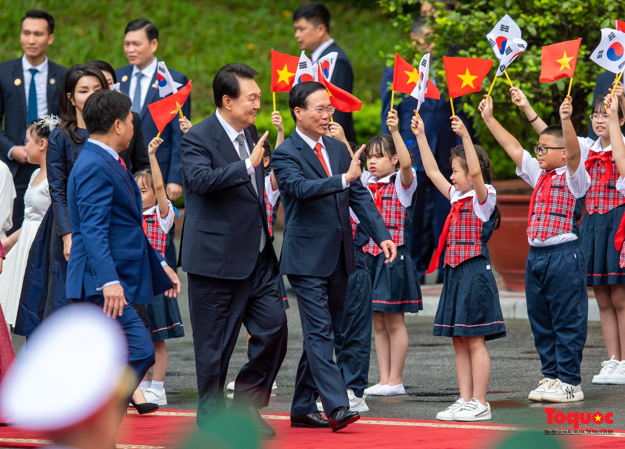 Chủ tịch nước Võ Văn Thưởng chủ trì lễ đón Tổng thống Hàn Quốc Yoon Suk Yeol - Ảnh 2.