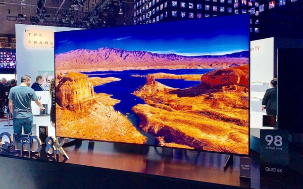 Dấu chân tiên phong của Samsung ở phân khúc TV 4K 98 inch siêu to khổng lồ - Ảnh 1.