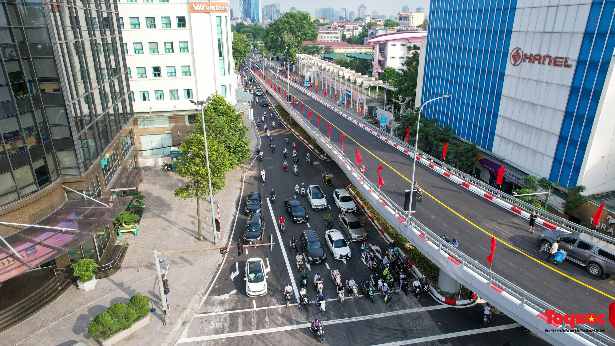 Chính thức thông xe cầu vượt chữ C gần 150 tỉ đồng ở Hà Nội  - Ảnh 14.
