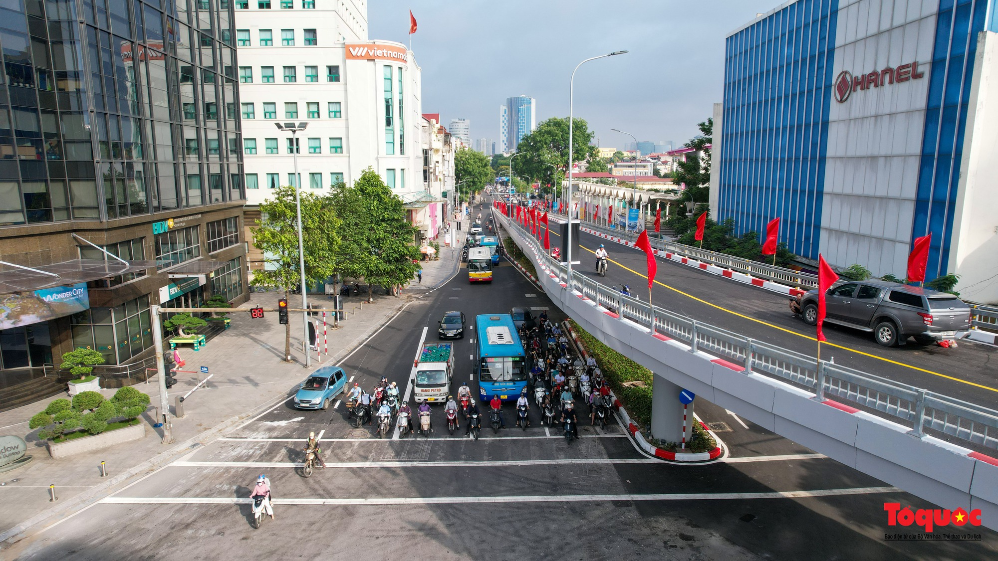 Chính thức thông xe cầu vượt chữ C gần 150 tỉ đồng ở Hà Nội  - Ảnh 9.