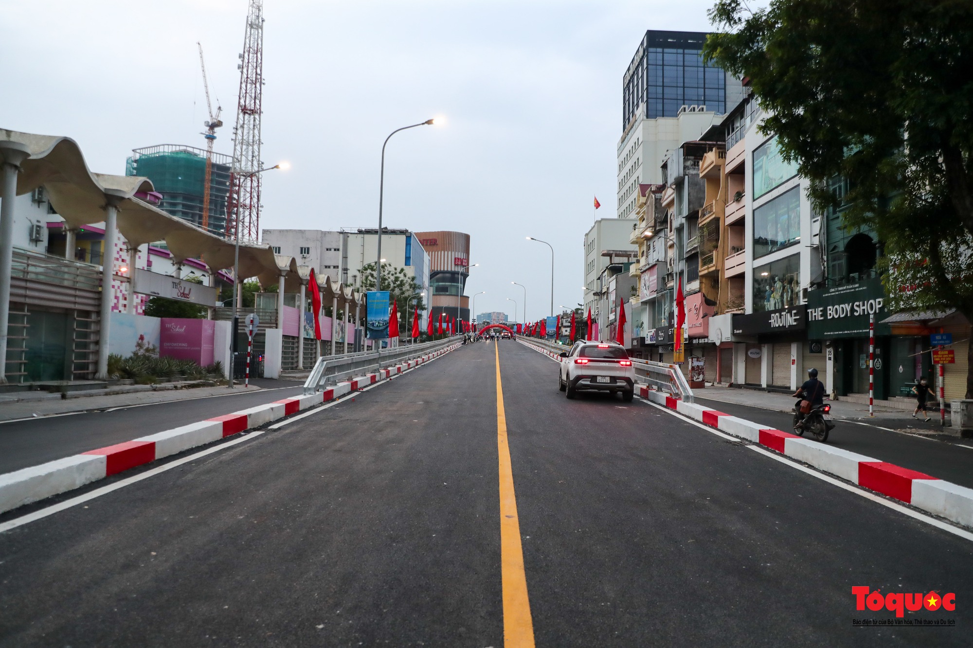 Chính thức thông xe cầu vượt chữ C gần 150 tỉ đồng ở Hà Nội  - Ảnh 4.