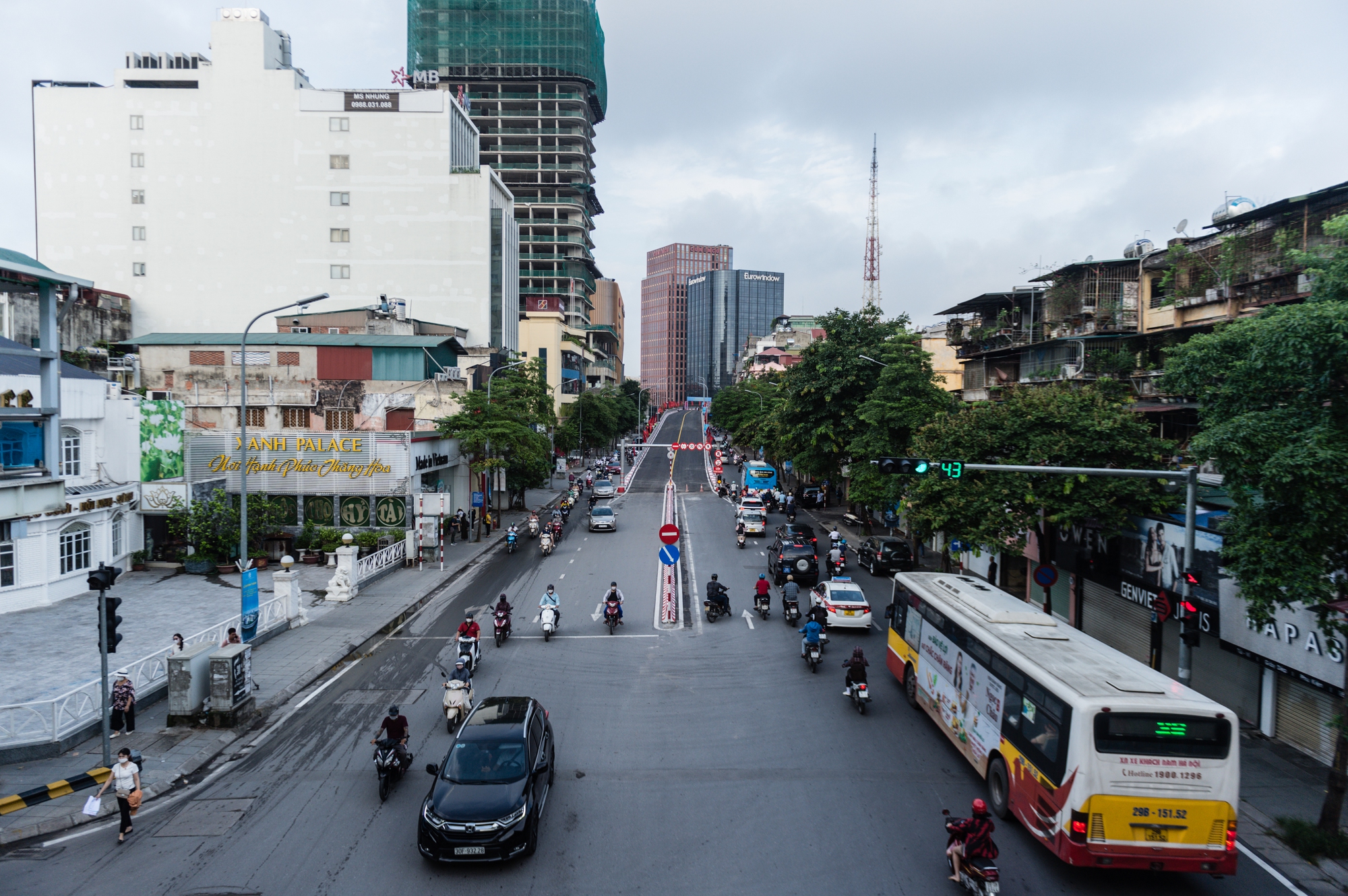 Hà Nội: Chính thức thông xe cầu vượt chữ C gần 150 tỷ đồng - Ảnh 3.