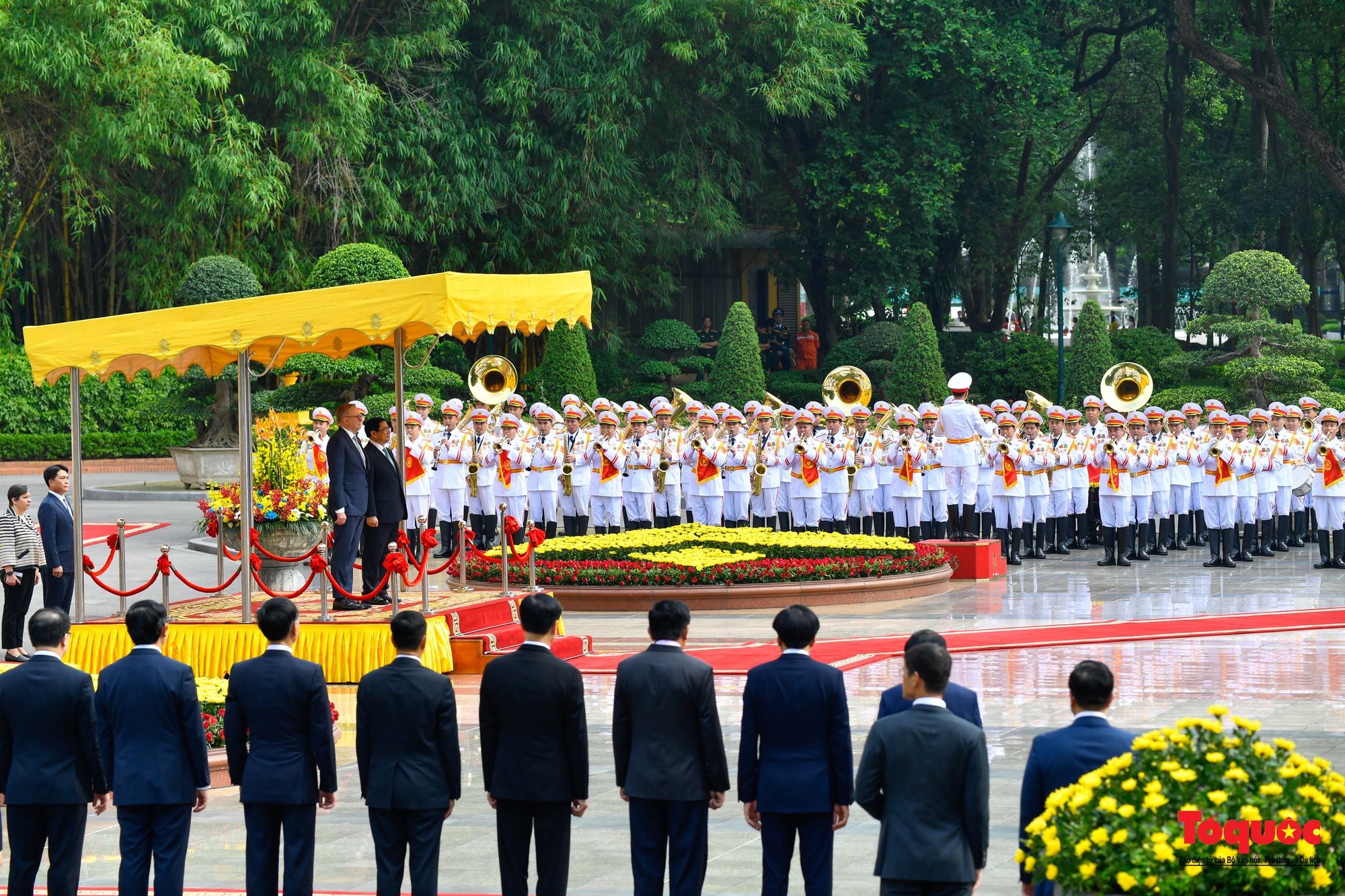 Thủ tướng Phạm Minh Chính chủ trì lễ đón Thủ tướng Úc Anthony Albanese - Ảnh 2.