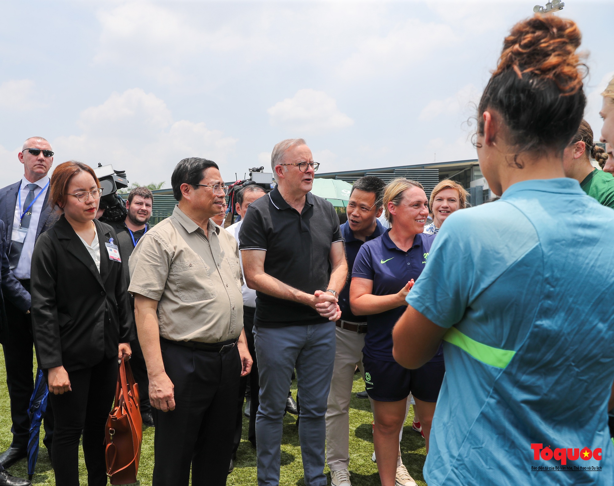 Thủ tướng Phạm Minh Chính và Thủ tướng Anthony Albanese thăm, động viên đội tuyển bóng nữ - Ảnh 6.