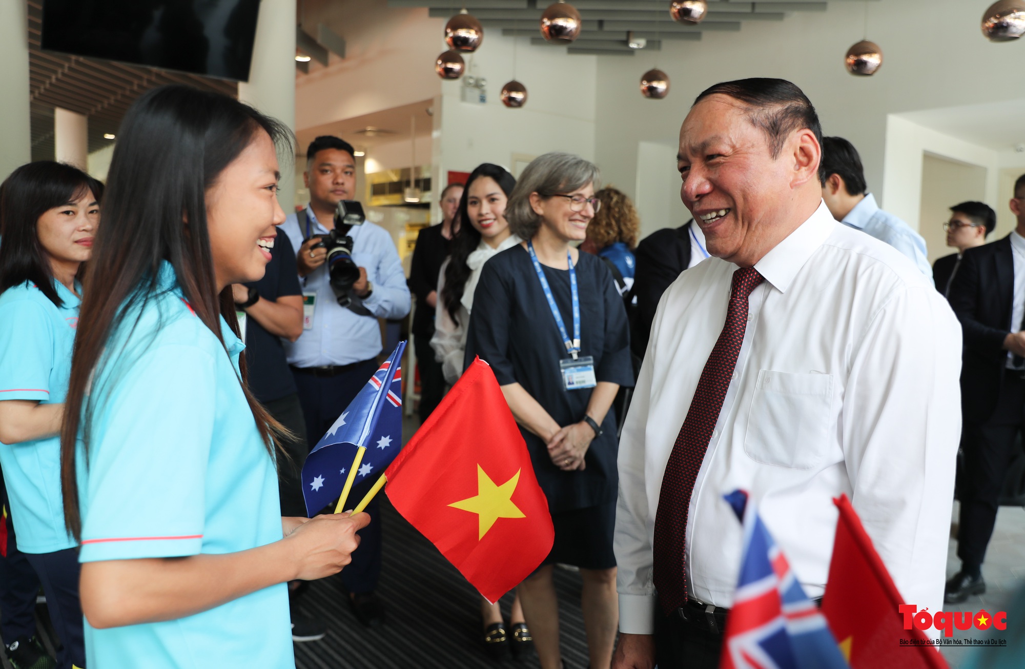 Thủ tướng Phạm Minh Chính và Thủ tướng Anthony Albanese thăm, động viên đội tuyển bóng nữ - Ảnh 15.