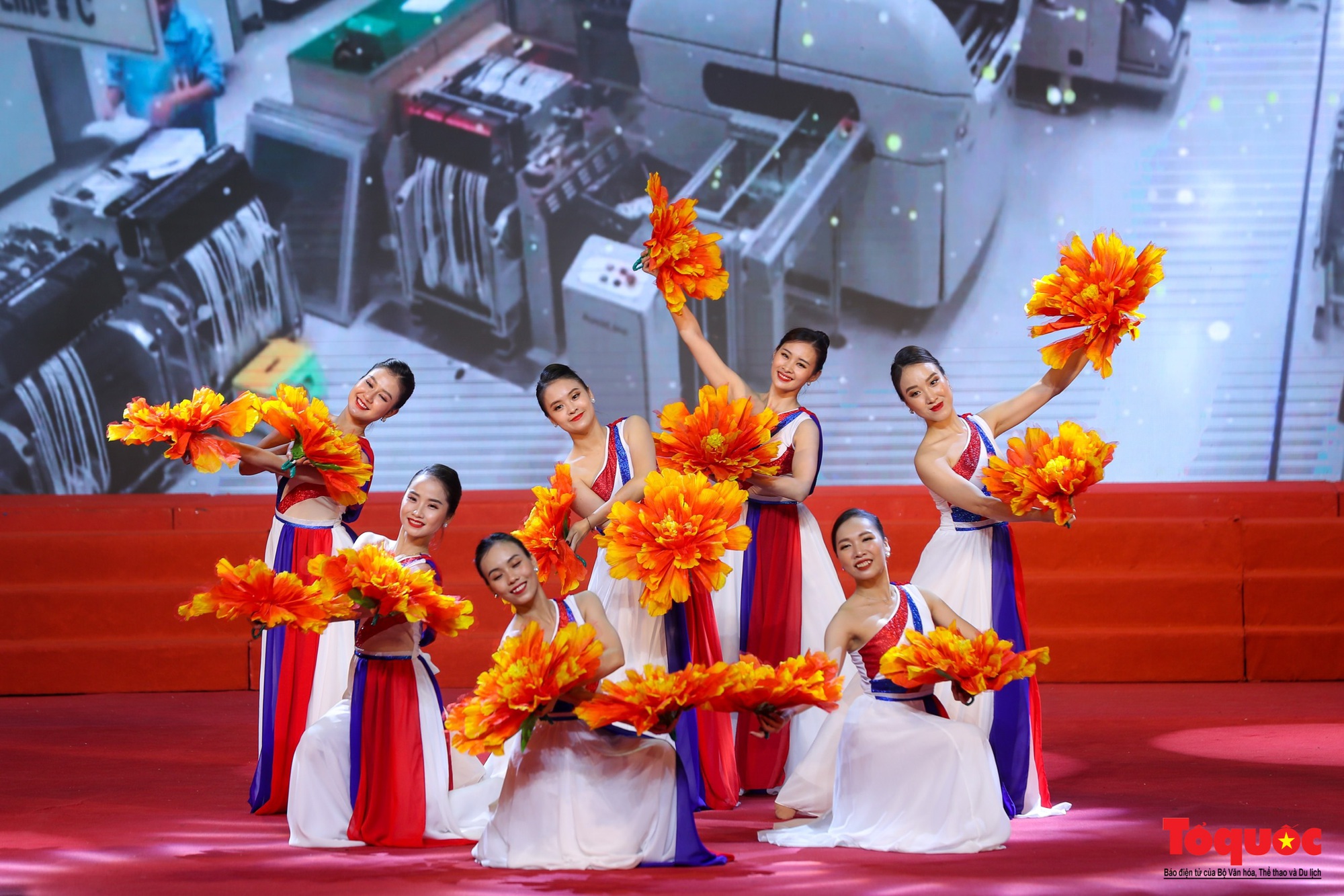 Vinh quang Việt Nam tôn vinh ý chí những cô gái vàng của bóng đá Việt Nam - Ảnh 12.