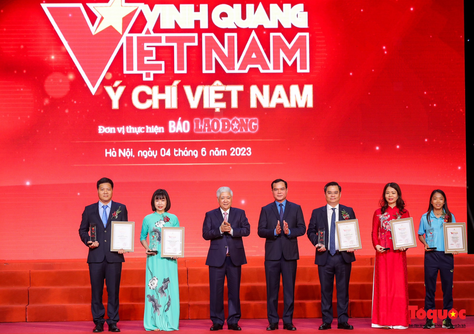 Vinh quang Việt Nam tôn vinh ý chí những cô gái vàng của bóng đá Việt Nam - Ảnh 8.
