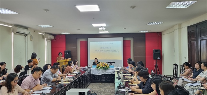 Khai giảng lớp bồi dưỡng nâng cao kiến thức về phát triển công nghiệp văn hoá ở Việt Nam - Ảnh 1.