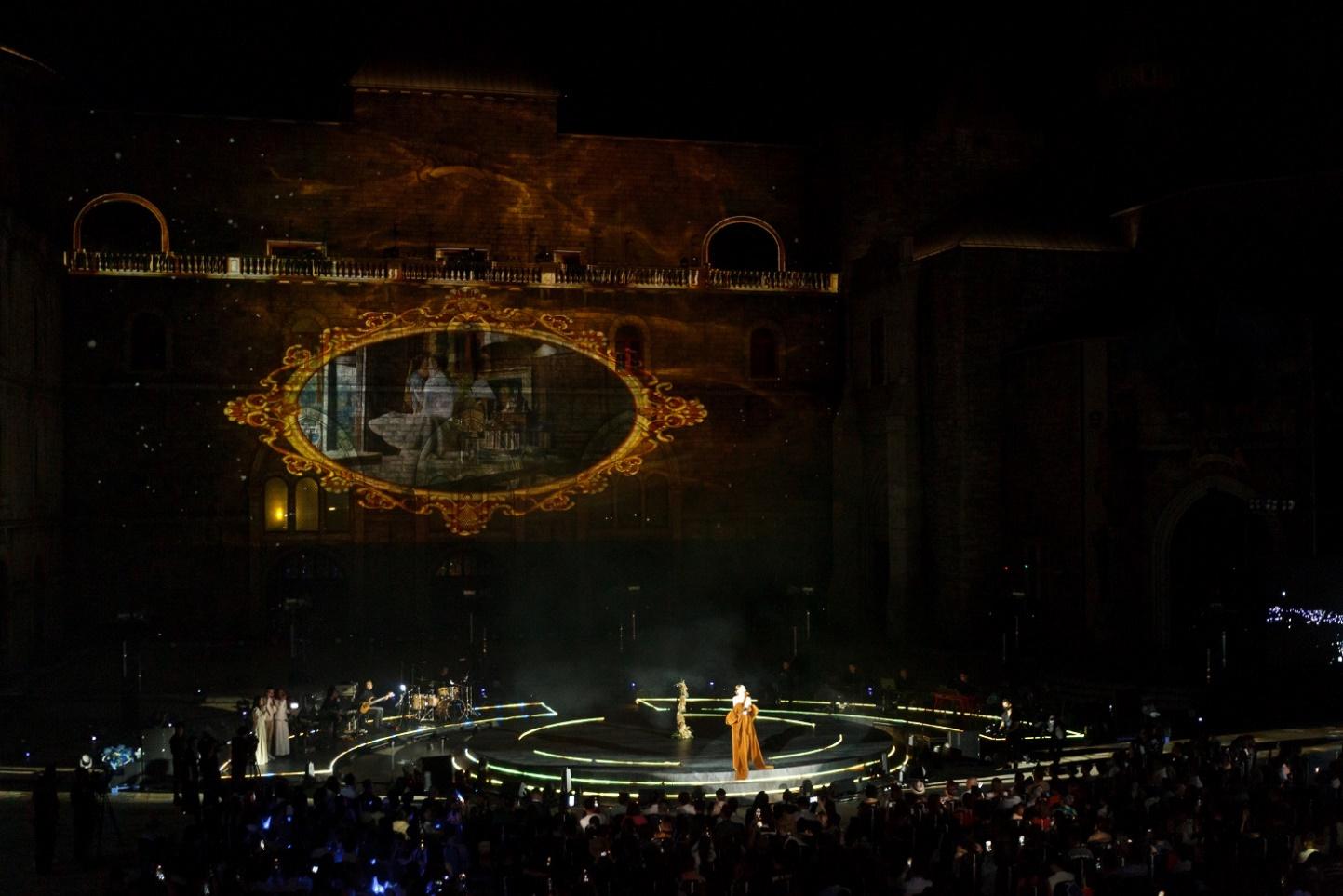 Show Hồ Ngọc Hà gây ấn tượng với sân khấu 3D mapping tại Bà Nà - Ảnh 3.